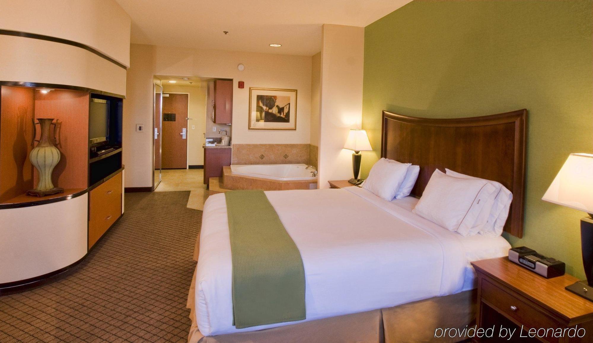 Holiday Inn Express Hotel & Suites Lincoln-Roseville Area, An Ihg Hotel Ngoại thất bức ảnh