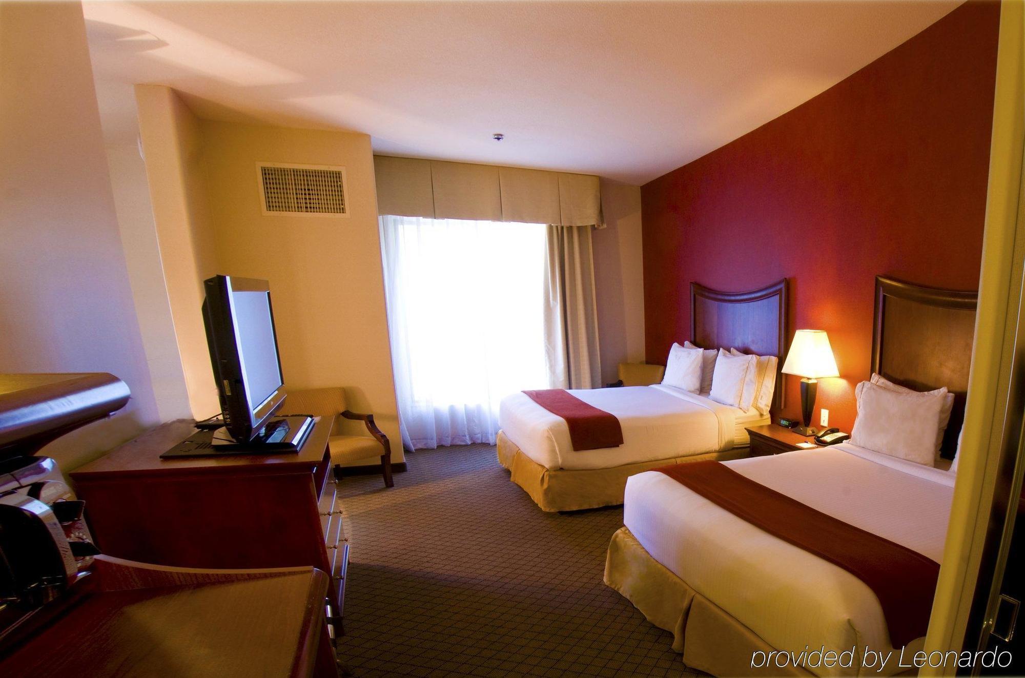 Holiday Inn Express Hotel & Suites Lincoln-Roseville Area, An Ihg Hotel Ngoại thất bức ảnh