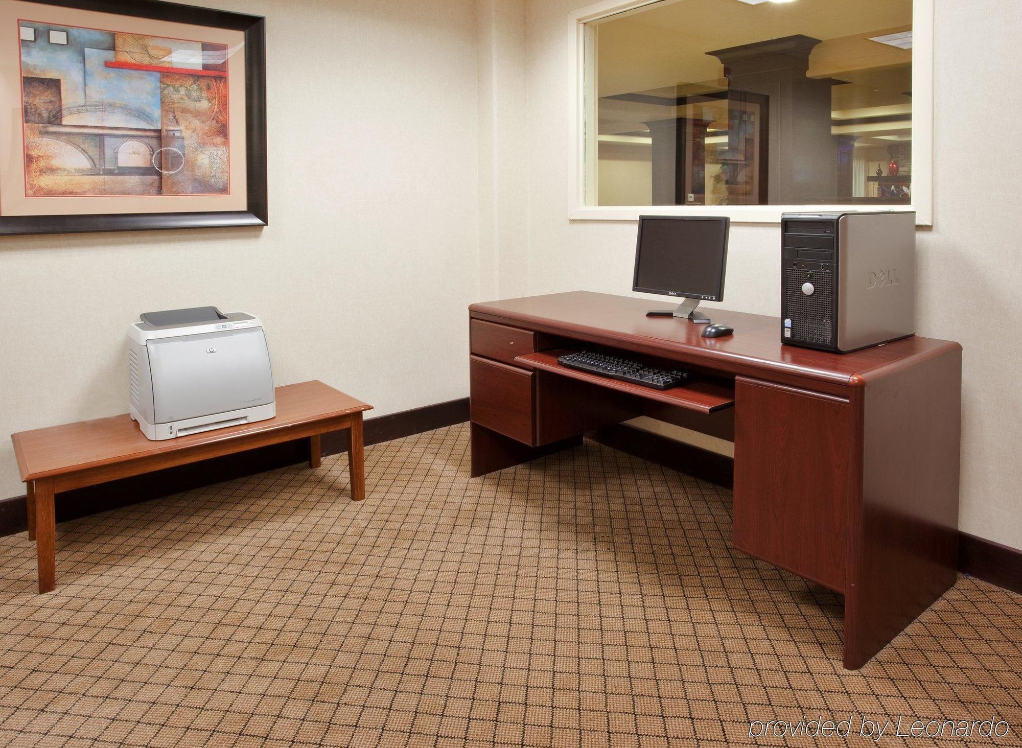 Holiday Inn Express Hotel & Suites Lincoln-Roseville Area, An Ihg Hotel Ngoại thất bức ảnh