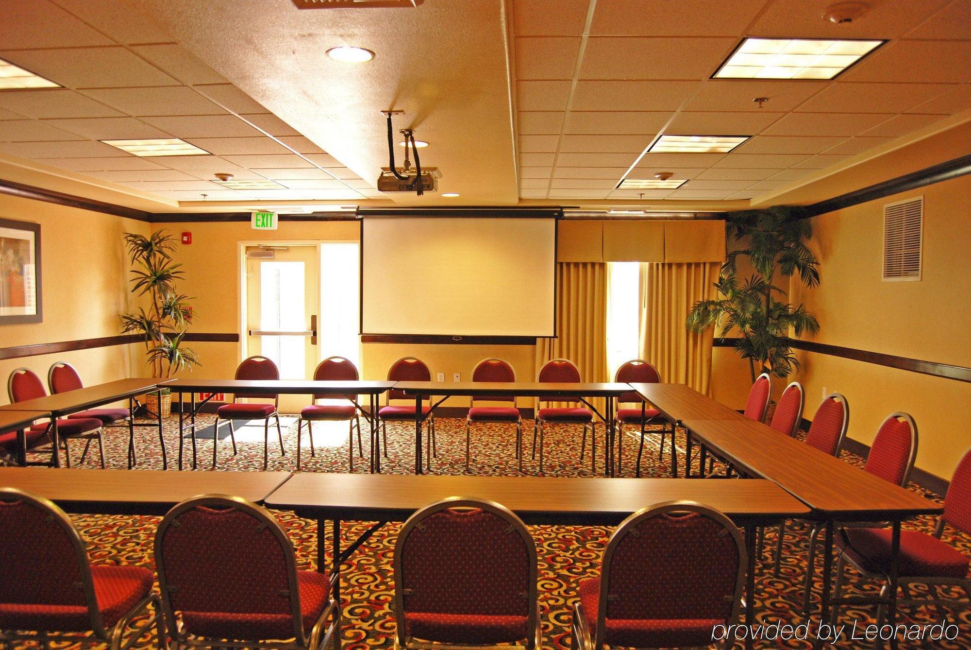 Holiday Inn Express Hotel & Suites Lincoln-Roseville Area, An Ihg Hotel Ngoại thất bức ảnh