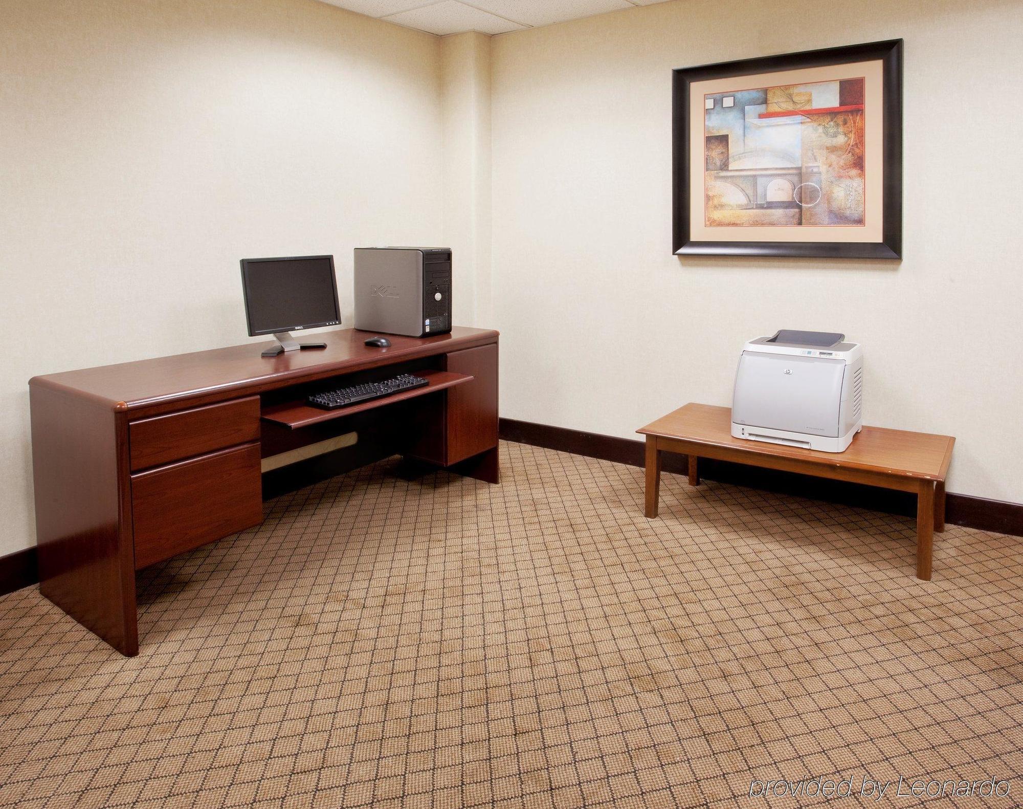 Holiday Inn Express Hotel & Suites Lincoln-Roseville Area, An Ihg Hotel Ngoại thất bức ảnh